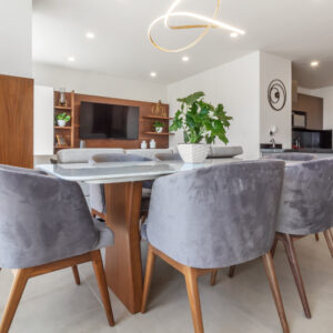 AMUEBLADO DE 3 RECAMARAS CON FAMILY ROOM Y CUARTO DE SERVICIO