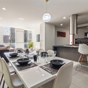 AMUEBLADO DE 2 RECAMARAS Y FAMILY ROOM