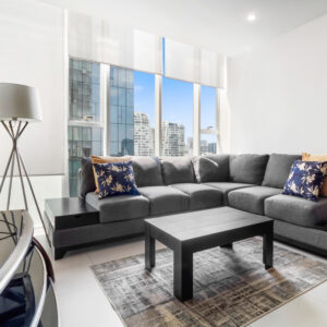 ESQUINERO AMUEBLADO DE 3 RECAMARAS