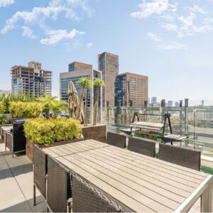 AMUEBLADO CON TERRAZA PRIVADA